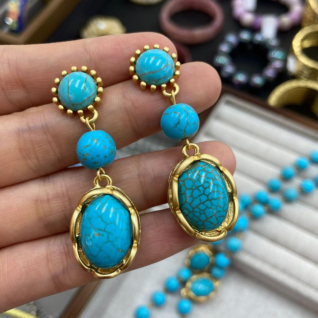 Französischer Leichter Luxus Retro 10mm Türkis Super Lange Stapel mit Türkis Halskette Personalisierte Trendige Lange Vielseitige Pulloverkette Ohren