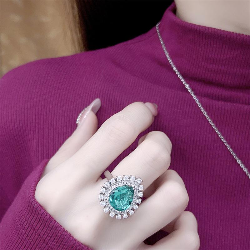 Exquisite Gemstone Jewelry Set: Emerald Ring, Earrings, and Necklace for Women - Elegant Accessories from TikTok and Xiaohongshu.