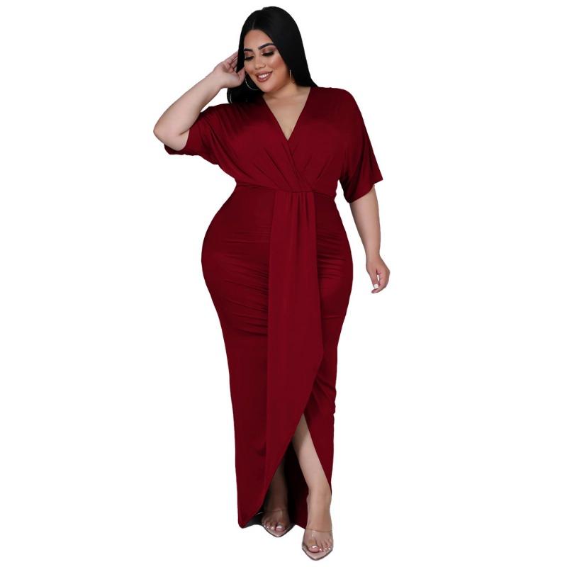 Maxikleid für Übergrößen mit Wickelausschnitt, Gürtel und Schlitz