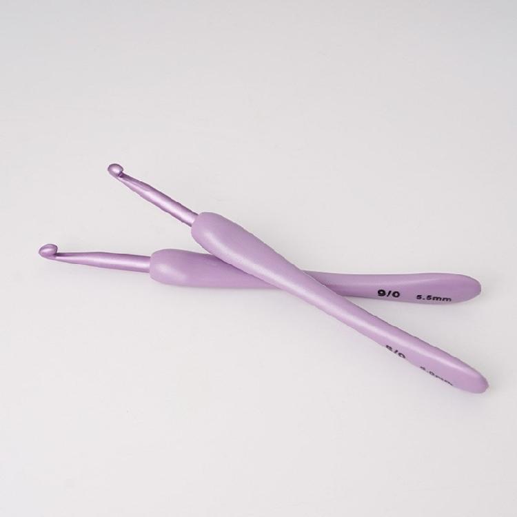 Ergonomic Grip Crochet Needle with Aluminum Tip Crochet Hook Set for Beginner