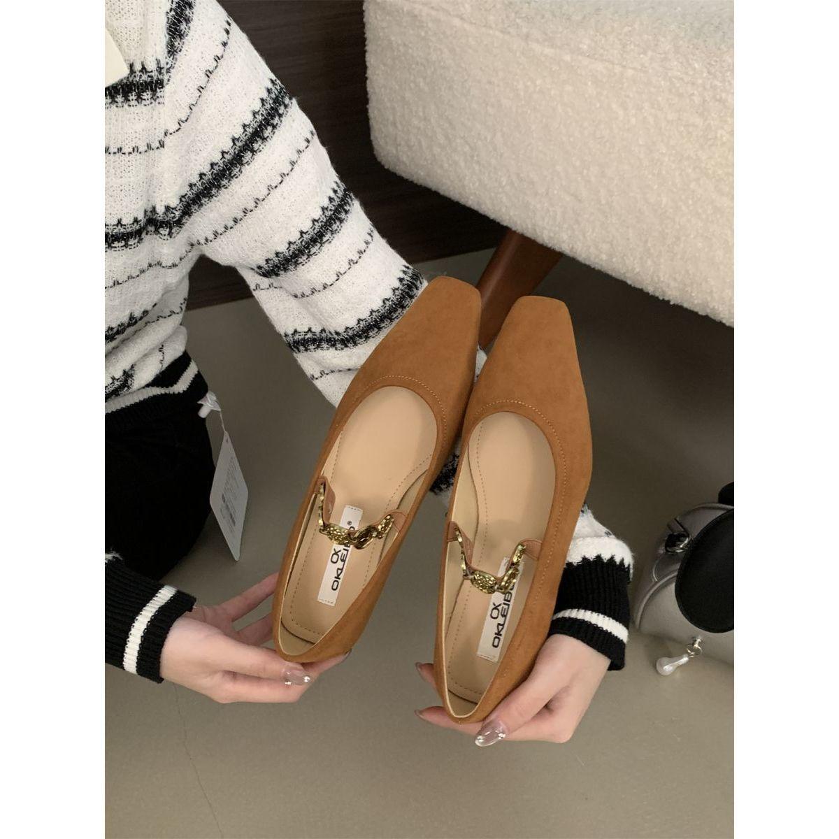 

French single shoes Korean temperament with small leather shoes women s metal chain square head shallow mouth high-end Mary Jane shoes 39 хаки