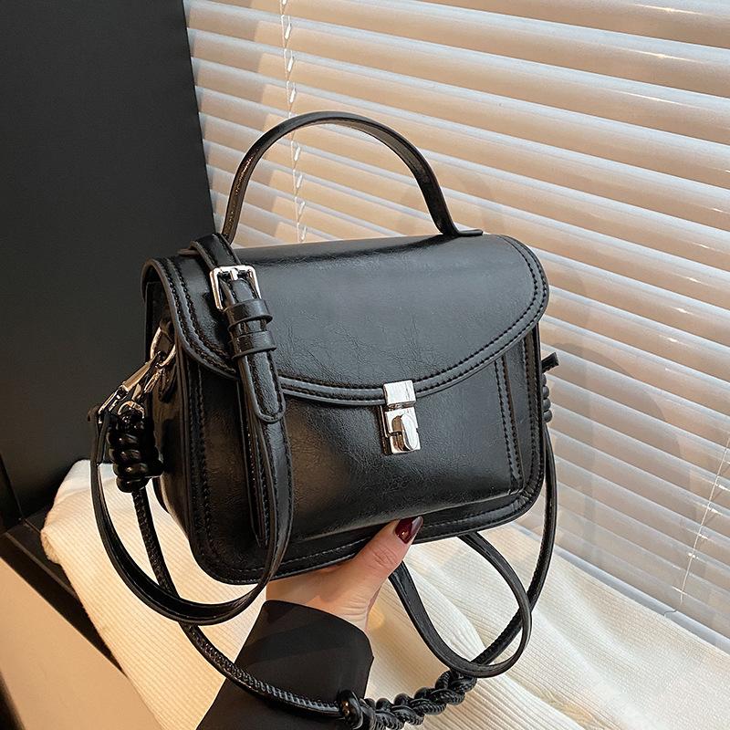 Premium texture small bag women's 2025 new spring and summer popular popular versatile messenger bag fashionable portable small square bag