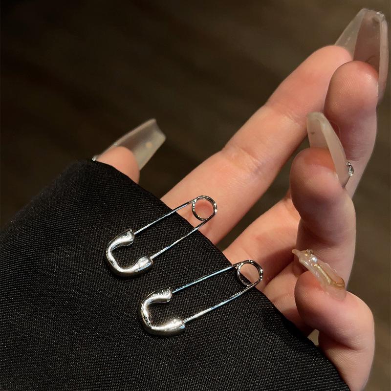 Minimalist Safety Pin Shape Lever Back Earrings for Women U-shaped Golden Plated Lock Pendant Pierced Earring Jewelry Gifts