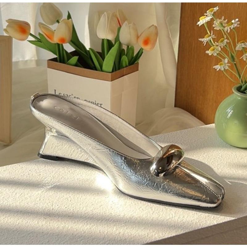 New Leather Elegant Temperament Metal Buckle Fish Mouth Slippers Fashionable Flat Shoes Cool Slippers Summer High Heel Pumps