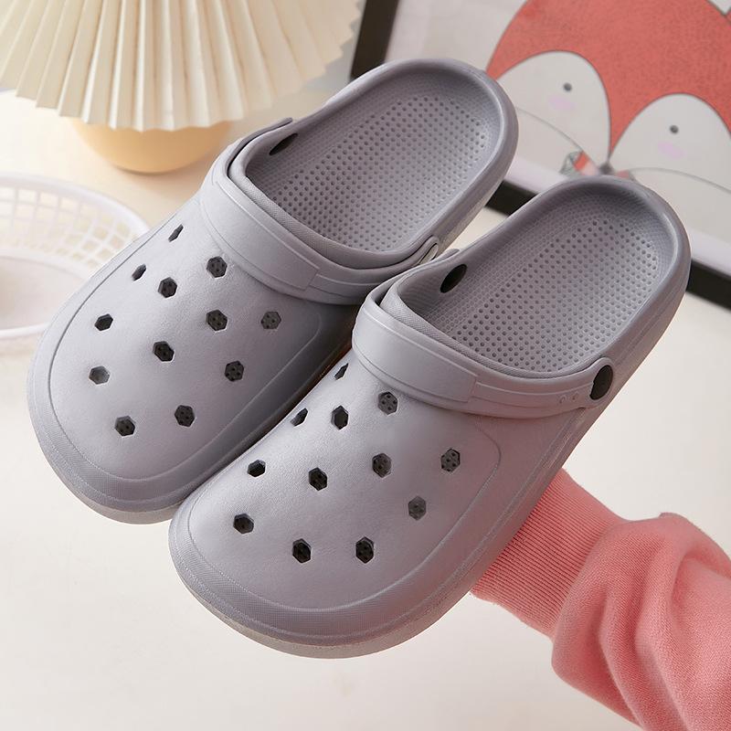 Hole shoes girls summer trend new outdoor wear soft bottom beach bag head sandals half slippers men and women