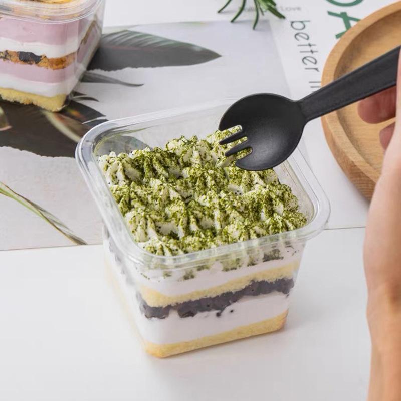 50 stk Plast Dessertkopper Med Låg 400 ml Genanvendelig Cupcake Beholder Klar Firkantet Enkelt Dessertæske Forseglet Mousse Kageæske