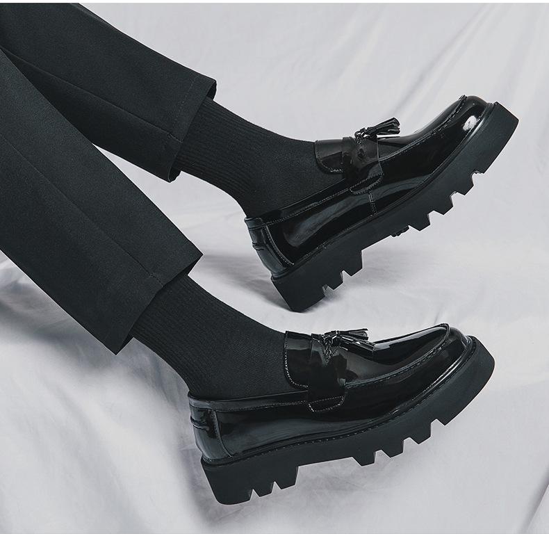 Glänzende formelle Loafer für Herren: Britischer Stil, zum Hineinschlüpfen, Dicke Sohle, Höhensteigernd, Lässige Lederschuhe