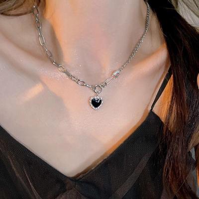 Κομψό κολιέ Black Heart Zircon - Κομψή και μοντέρνα αλυσίδα με κλείδα για γυναίκες