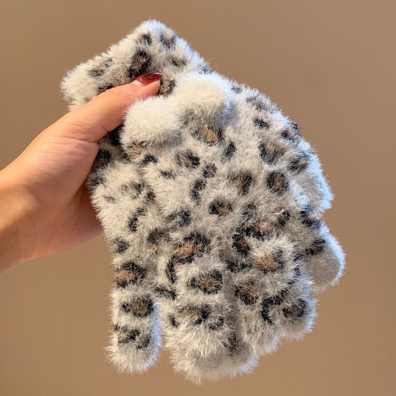 Warm wool gloves Female winter rabbit plush full finger cute riding leopard print elastic finger cold and windproof