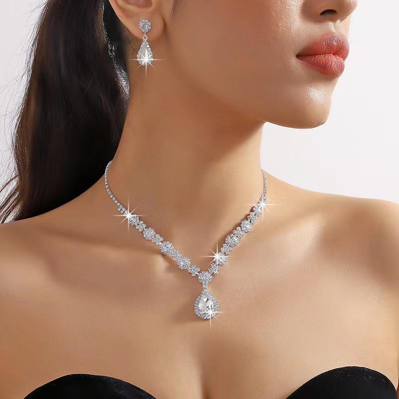 Bridal Jewelry Set: European & American Crystal Teardrop Necklace & Earrings for Wedding белый