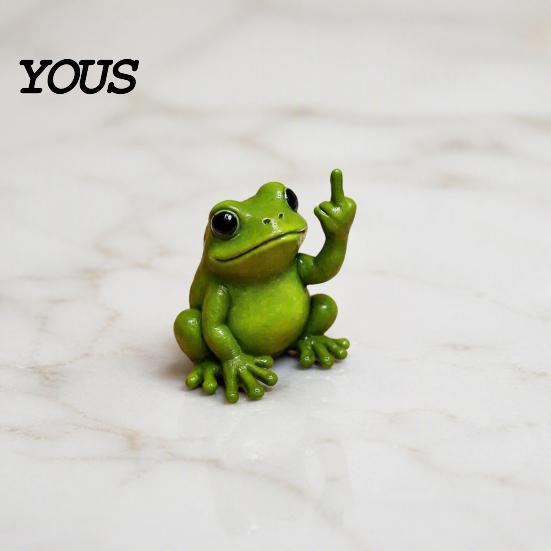 Miniature Resin Gorilla Ornaments Gorilla/Frog Figurine, Animal Ornament, Funny Gesture Statue Small Car Dashboard Accessories for Desktop Decor, Cute