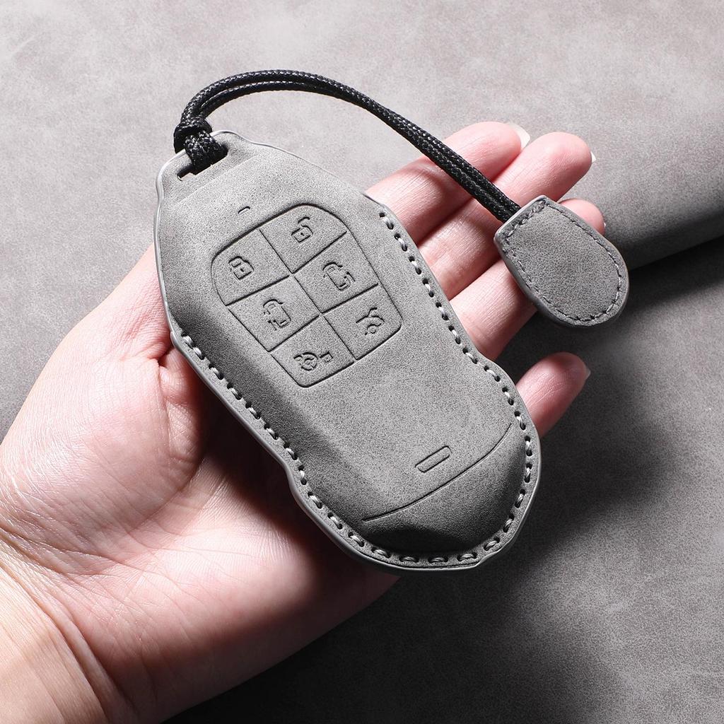 2026 Xiaopeng X9 Leather Key Case – Cowhide Car Interior Key Bag with Buckle Chain