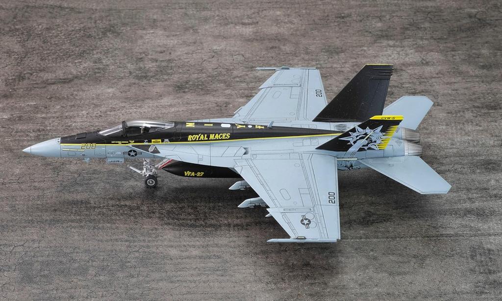 PLATZ American Fighter Super Hornet Royal Maces 2024 Plastic Model 1/72 Carrier-Based F/A-18E VFA-27 AE-38 (Airplane)