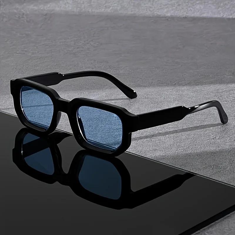 The Lightweight and Durable Design of The Unisex Simple Box Glasses Is Suitable for Daily Fashion Accessories