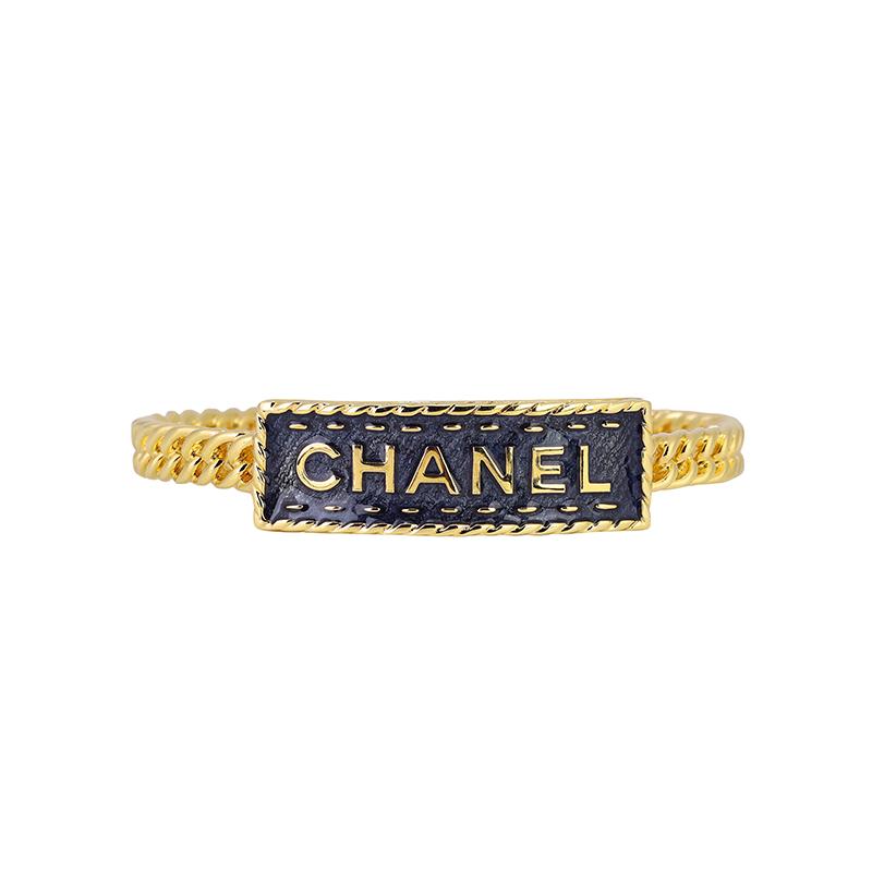 

CHANEL [24P New Product] Letter Nameplate - Bracelet Women s Gold золотий