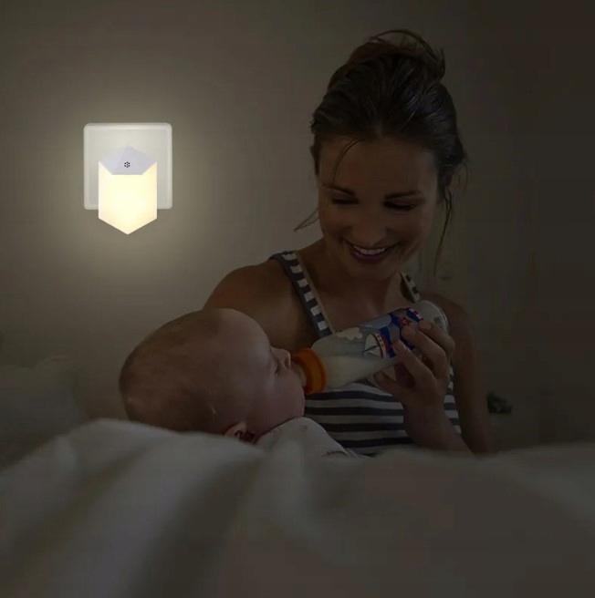 Lamp with twilight sensor for contact light