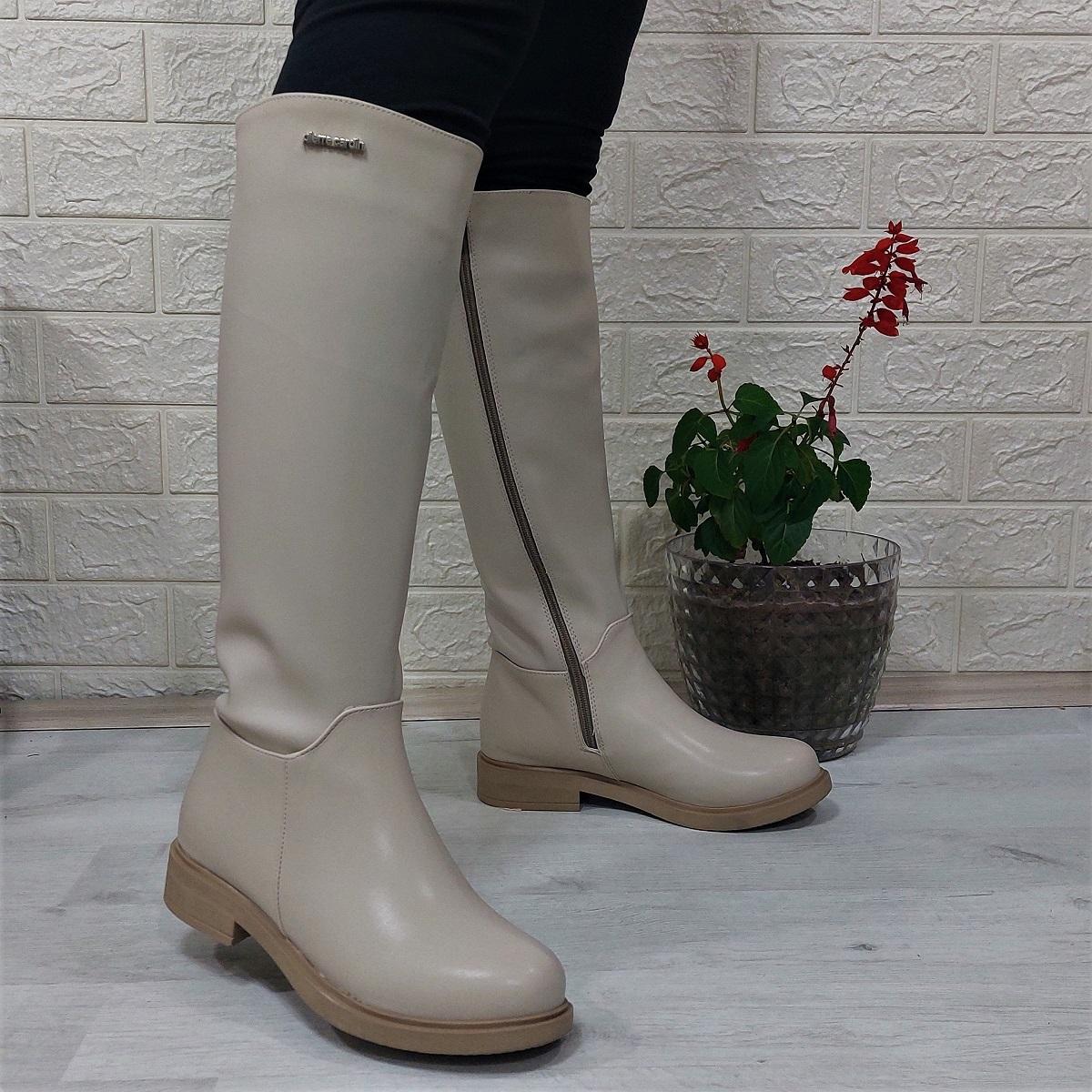 

Кремовые женские ботинки Pierre Cardin 52500 на молнии, высота 43 см, с мехом внутри