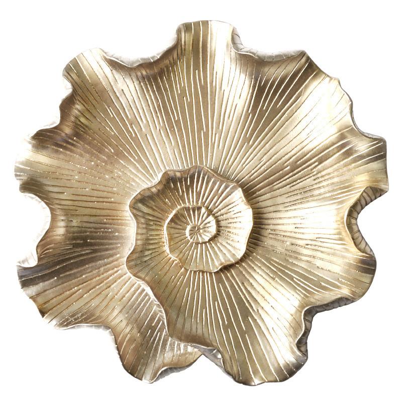 Shaped Leaf Sophisticated Resin Wall Hanging For Elegant Home Bedroom Decor