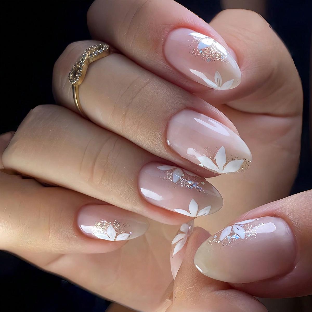 

High-End Spring/Summer Pink Glitter Flower Press-On Nail Tips - Short, Simple Design