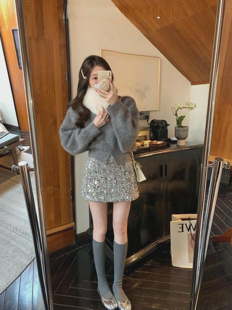 Women's High-Waisted Sequin Mini Skirt - Autumn/Winter Fashion, Slimming & Versatile, Shiny Hip-Hugging Pencil Design