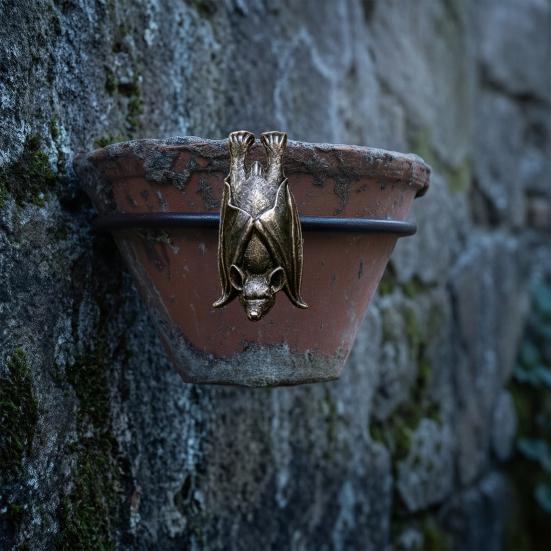 Harz Fledermaus Gartendekoration, Halloween Fledermaus Pflanztopf Dekoration, Hängender Überkopf Fledermaus Topfhalter für Feengarten, Zaun, Hof, Terrasse Dekoration
