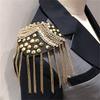 1 Stück Mode Handgefertigt Schulterschmuck Quaste Strass Epauletten Bekleidungszubehör Brosche Epaulette Schulterbroschen Geschenk