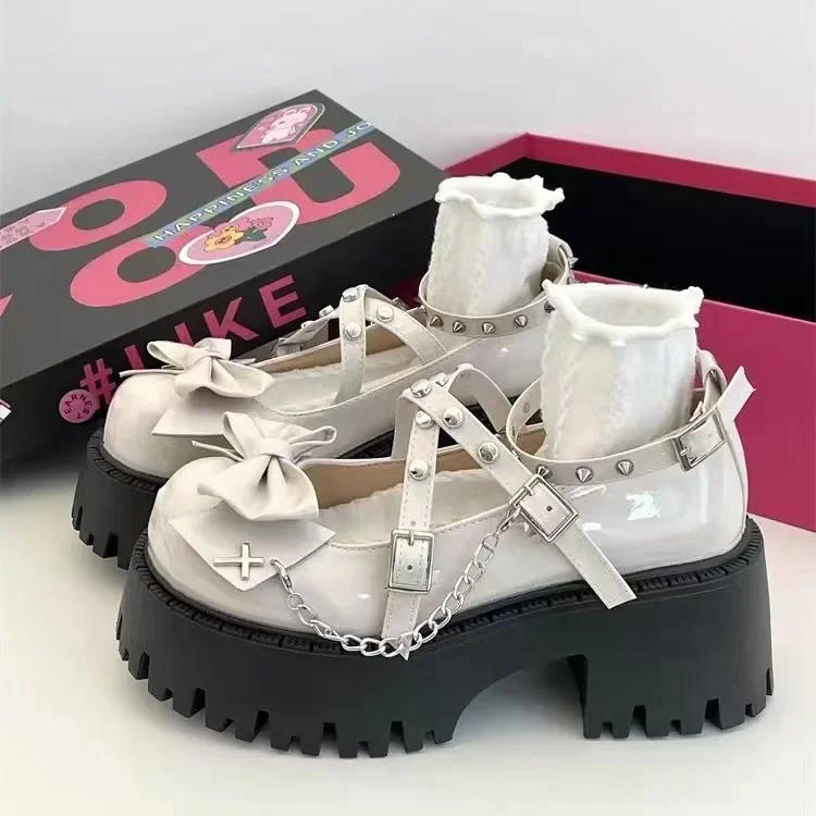 Fashion Lolita Shoes Sweet Women Heels Wedges Mary Jane Shoes Metal Chain Pumps Cosplay Ladies Shoe Patent Leather Woman Uniform Shoes
