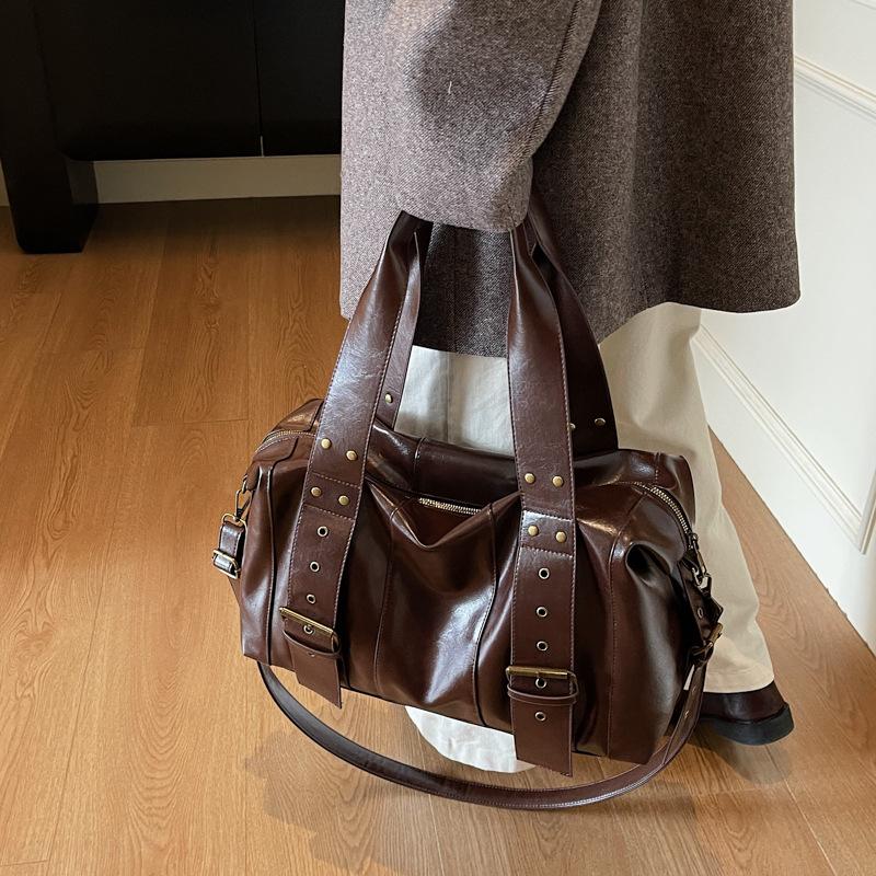 

Maillard locomotive wind bag women 2025 new popular shoulder bag large capacity tote bag retro messenger bag темно-коричневого