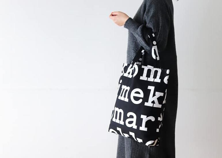 Marimekko Logo Notko Tragetasche, Schwarz x Off-White (99)