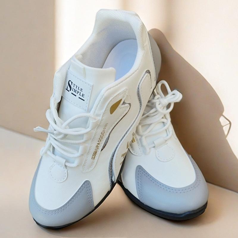 Pánské boty léto nové kožený povrch ležérní módní sportovní boty vodotěsné vysoce kvalitní cestovní boty trend všestranné boty muži