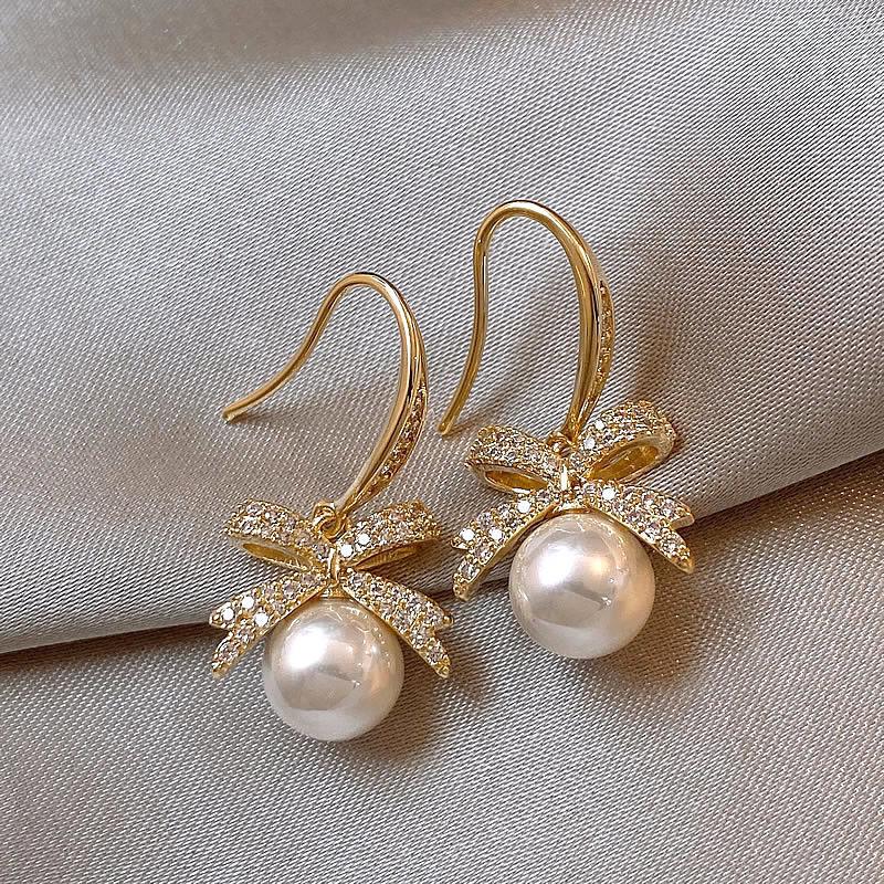 2025 New French Pearl High-End Luxury Earrings for Women - Unique Niche Design, Hot-Selling Studs