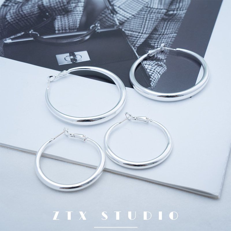 

Ztx Fashion Exaggerated Simple Bracelet Ear Clip without Pierced Female New Arrival Big Ear Ring Earrings Mosquito Coil Gold round Ring Earrings Earrings-Silver-40Mm