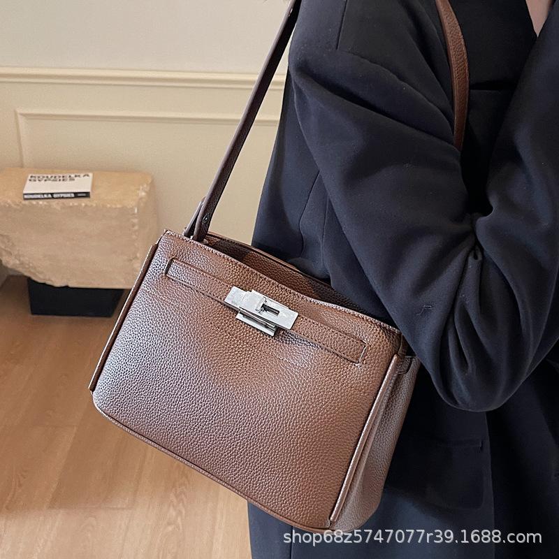 Retro High-end Underarm Bag Women's 2025 New Fashion Texture Kelly Bag Niche Design Simple Shoulder Women's Bag