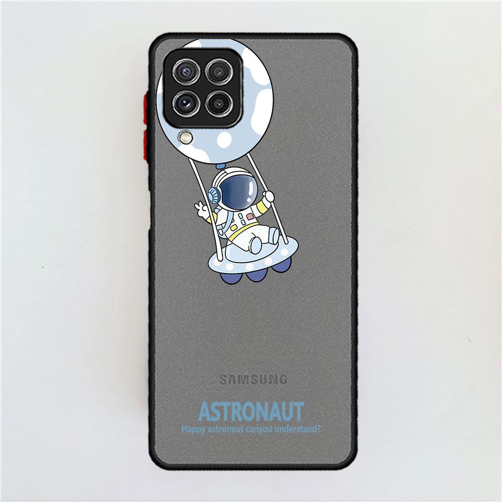 

Милый мультяшный астронавт матовый чехол для Samsung Galaxy A52 A12 A51 A32 A21s A71 A32 5G A12 A22 A53 A70 A50 A30 жесткий чехол для телефона Samsung A30