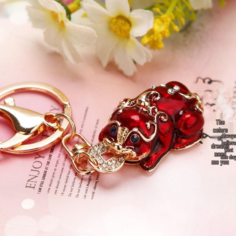 Exquisite Rhinestone Bear Keychain Pendant for Women - Cute Gift for Bag Accessory