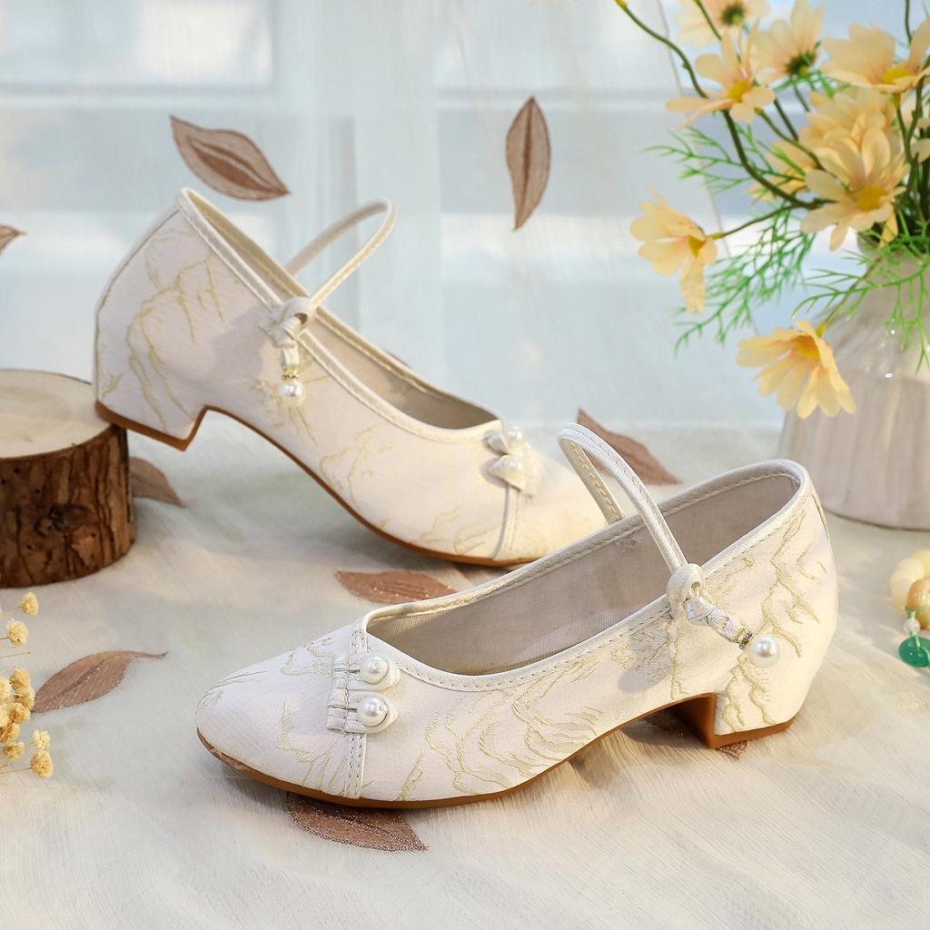 Ruo Shi, der neue Blockabsatz wird mit Cheongsam, neuen chinesischen Hanfu-Schuhen, vielseitigen Ethno-Stil-Einzelschuhen, bestickten Schuhen kombiniert.