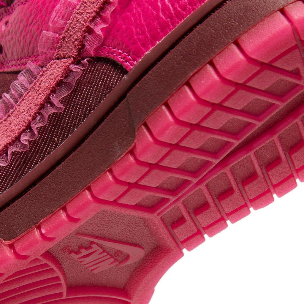 Nike Womens Dunk Low 'Valentine's Day' (women's sizes) Team Red / Pink Prime Skateboard Shoes DQ9324 600