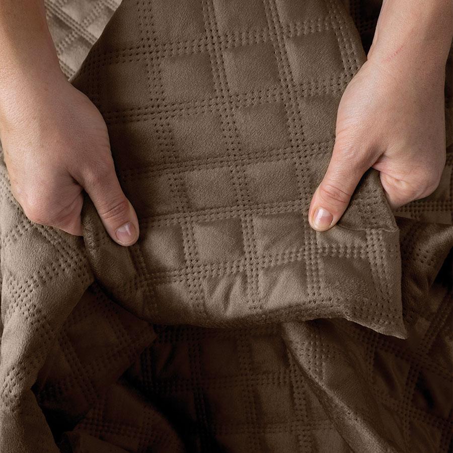 VELVI Quilted Bedspread - Warm Brown - 170x210 cm