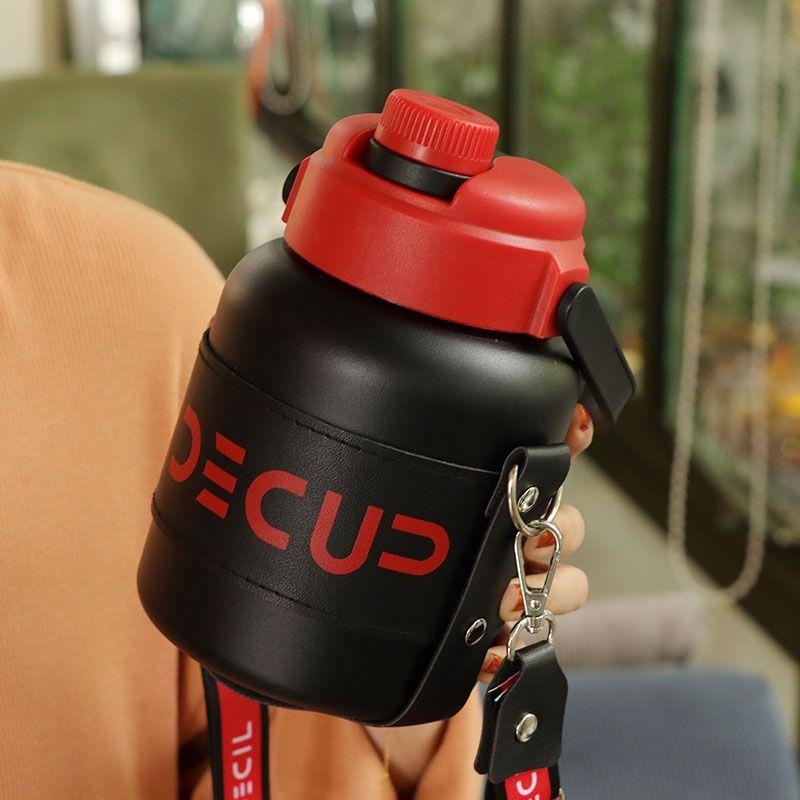 

Термокружка из нержавеющей стали 316L большого объема, Детский чайник, Портативный с соломинкой, Двойного назначения, Высокоэстетичный котелок, Живот 900ml красный