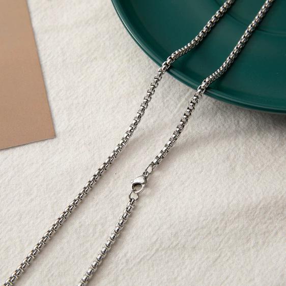 Thai Silver Rooster Pendant: Unisex Ethnic Style Necklace with Pure Silver Chicken Charm