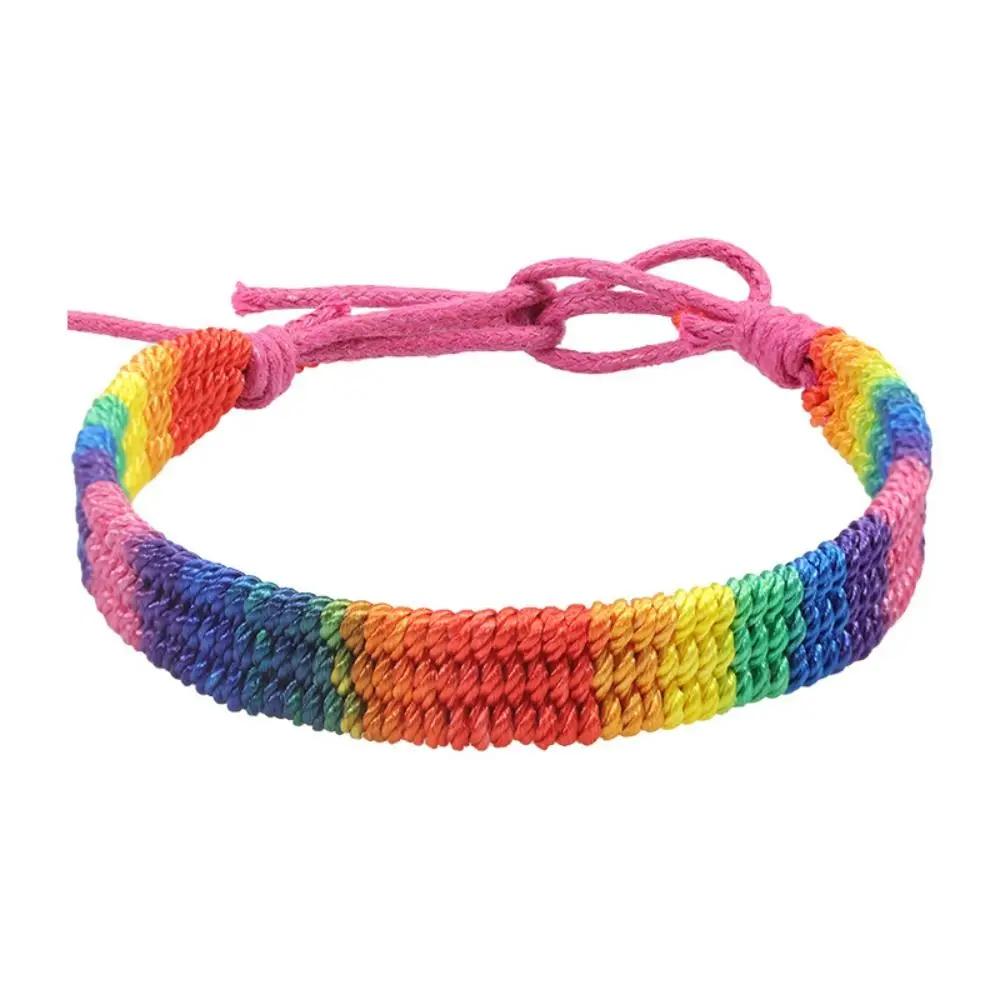 Klassisches Regenbogen geflochtenes Schnurarmband Verstellbarer Schmuck Buntes handgefertigtes Armband Boho Stil Mode