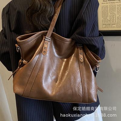 2025 Autumn and Winter New High-end Large-capacity Tote Bag Versatile Commuter Messenger Bag Fashionable Shoulder Armpit Bag