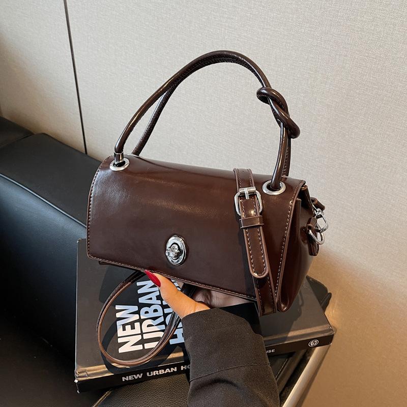 

Универсальная Портативная Маленькая Квадратная Сумка Новая Мода Сумка на Плечо Под Мышку Повседневная Сумка Мессенджер темно-коричневого