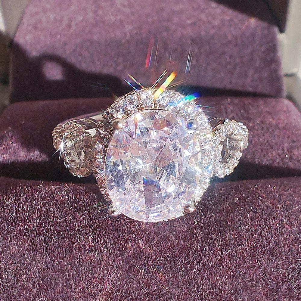 European & American Round Diamond Inlaid Ring