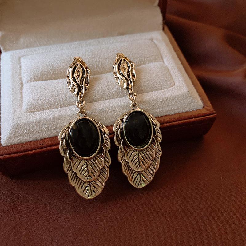 Needle Diamond Earrings Retro Light Luxury High-end Stud Earrings Niche Retro Earrings Women