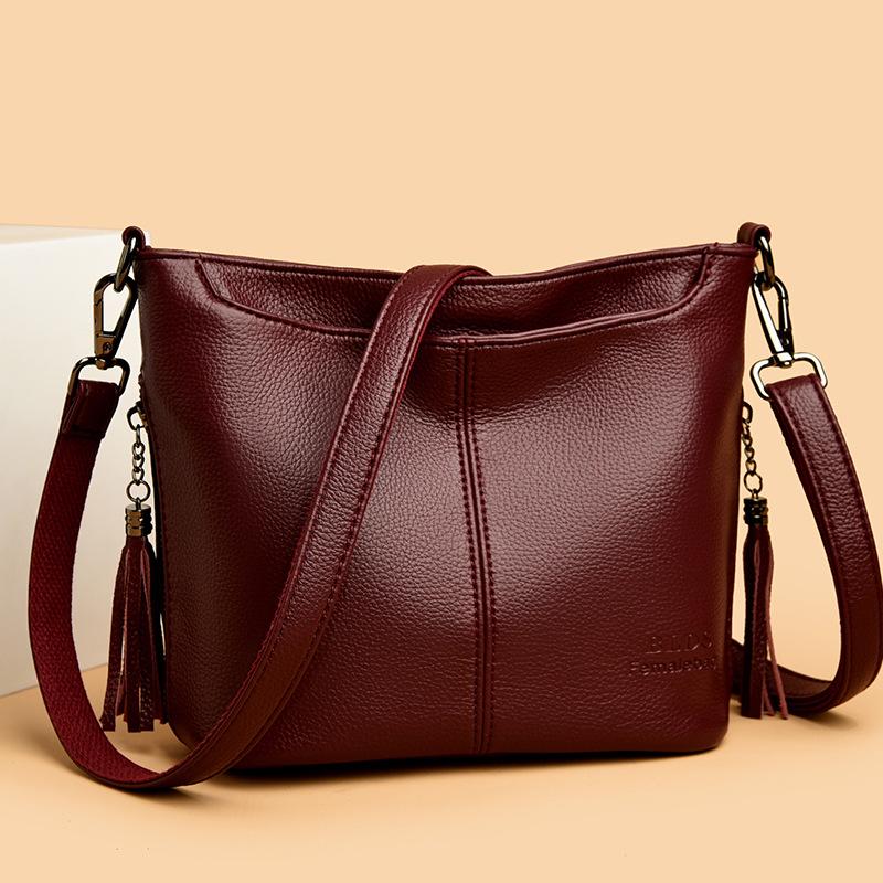 

Spring and summer new tassel mother bag fashionable and simple shoulder messenger bag large capacity bucket bag красный