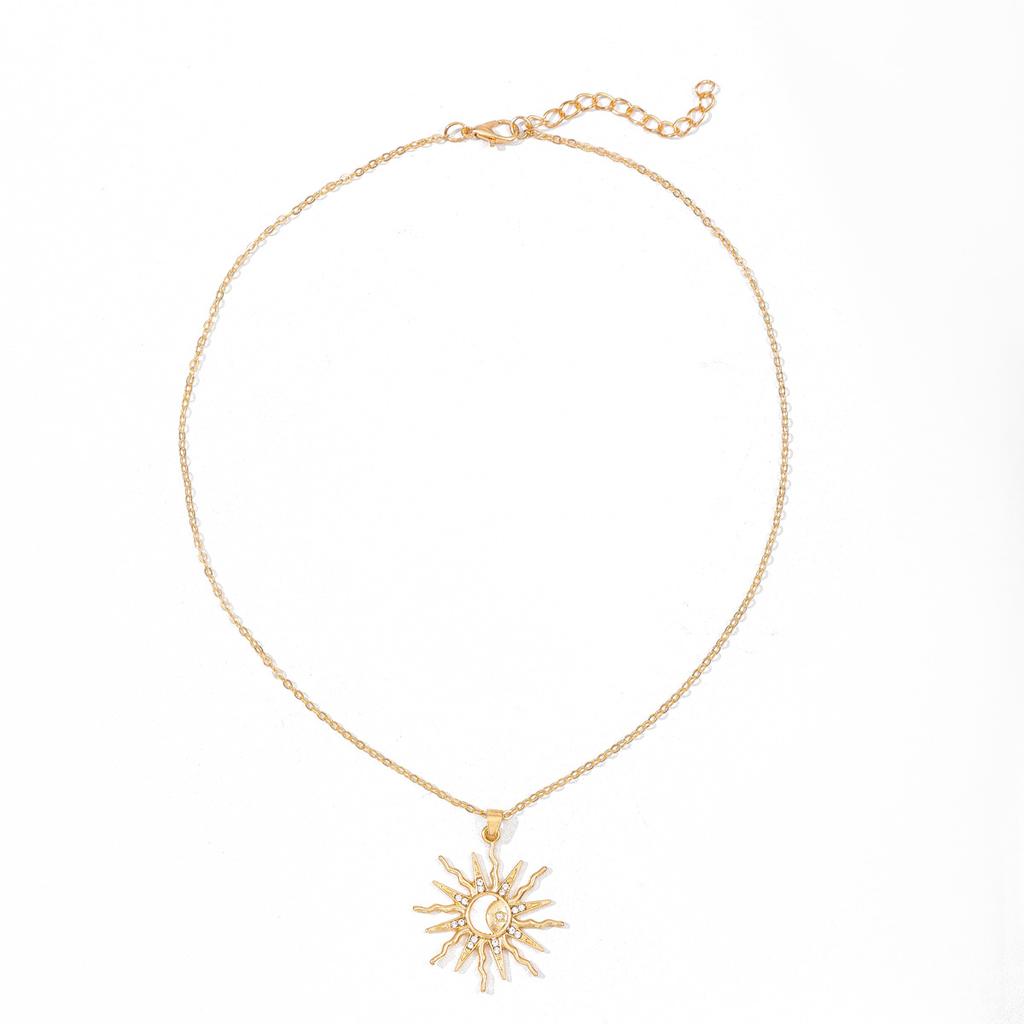 Hot selling fashionable alloy moon pendant, niche and versatile, sun set diamond necklace, star necklace accessories
