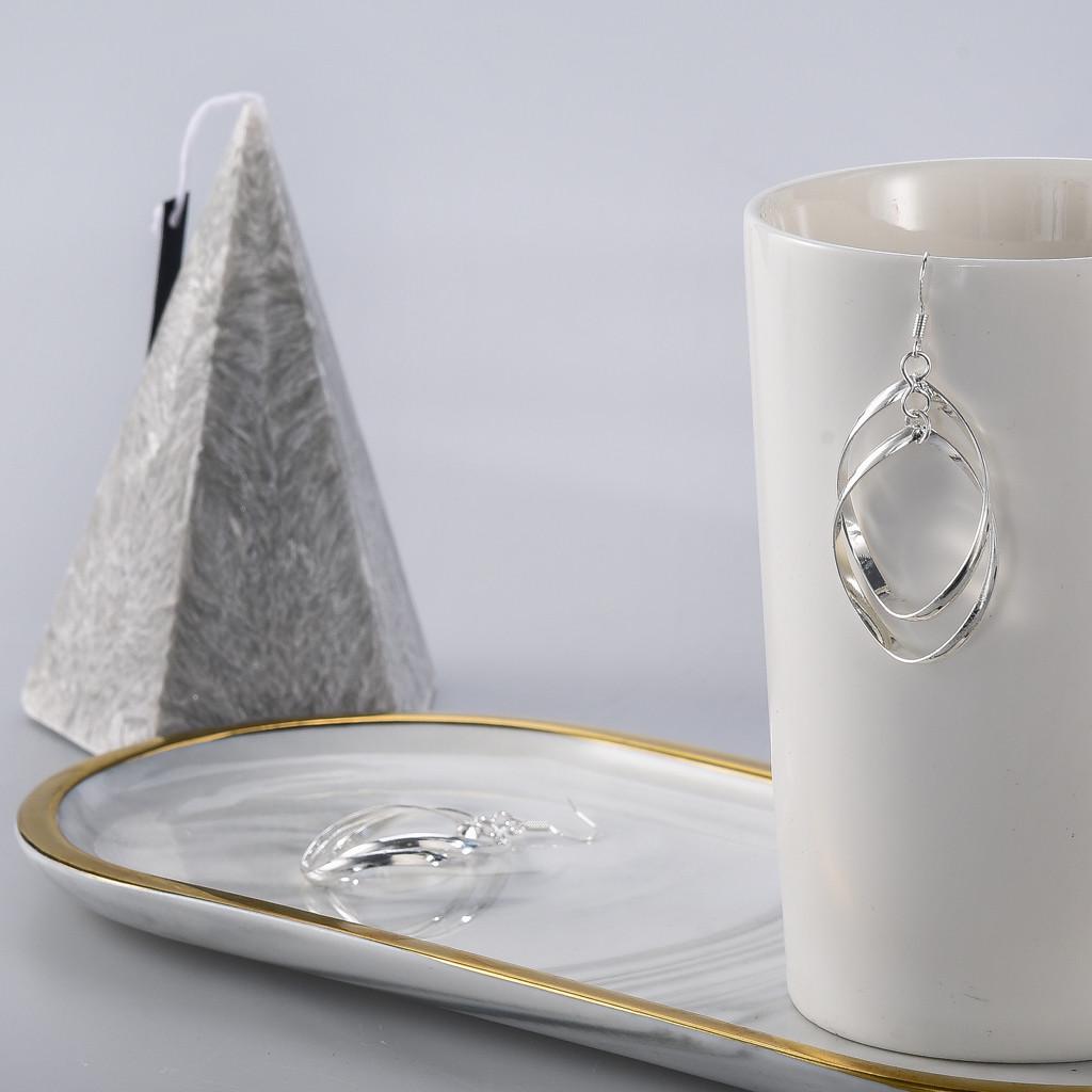 

Мода Женщина Одна пара стерлингового серебра лист eardrop серьга