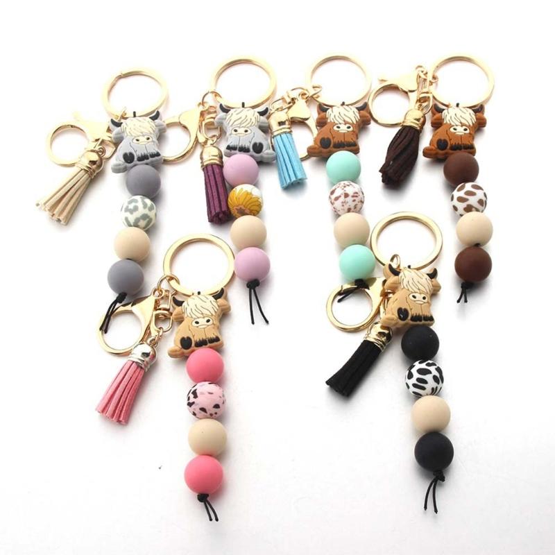 Highland Cow Keychain with Tassels and Silicone Beads Animal Keyring Fashionable Key Holder Pendant for Women and Men
