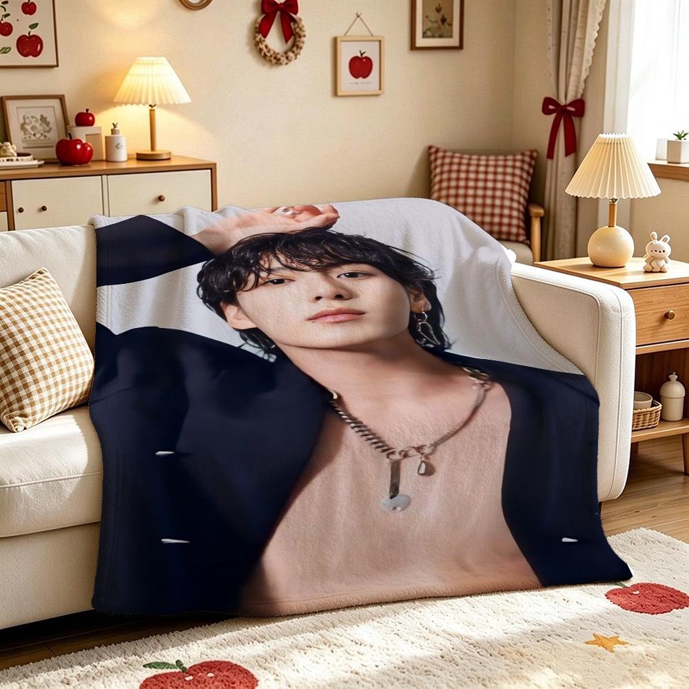 Cool Leather Jacket Peace Sign Portrait Flannel Printed Blanket Comfortable Skinfriendly Throw Blanket For Living Room Air Conditioner Room Home Decor